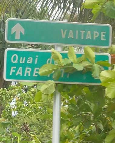 vaitape-streetsign
