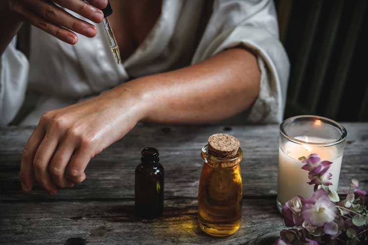 monoi oil application